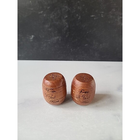 Vintage Wooden Barrel Shaped Salt And Pepper Shakers Souvenir From St. Paul... - Picture 2 of 10